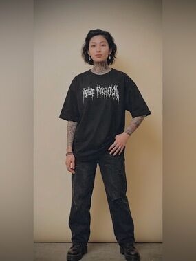 🆕 SCHAF Keep Fighting Back Grunge T shirt NWOT Medium